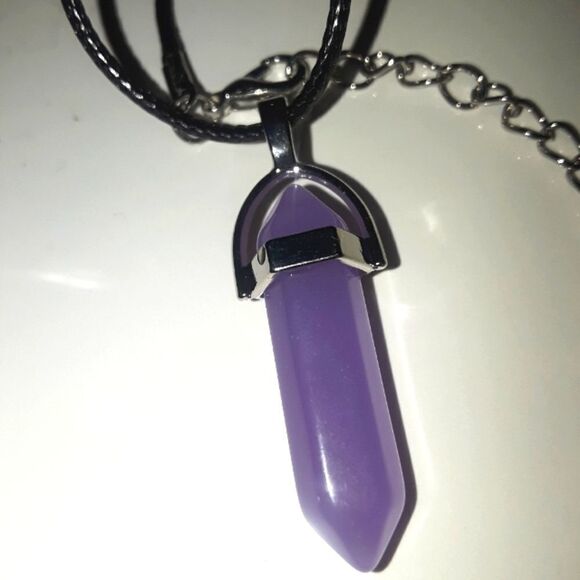 Hand crafted glow in the dark purple pendant necklace - Picture 4 of 8